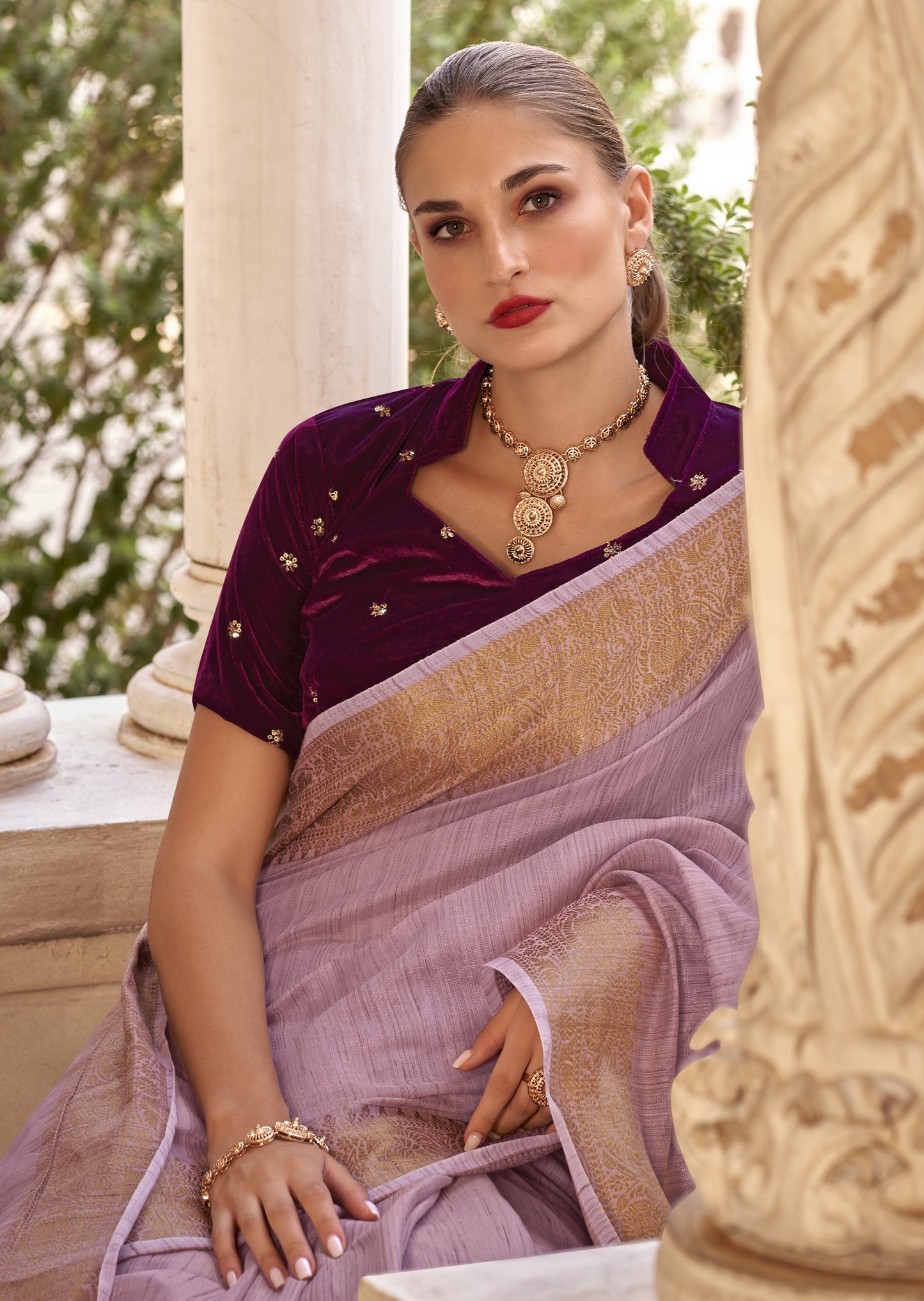 Unveiling the Grace of Tissue Linen Saree A Perfect Blend of Tradition & Elegance