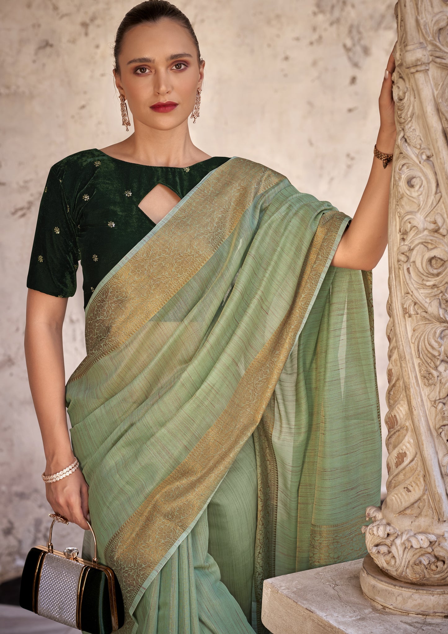 Unveiling the Grace of Tissue Linen Saree A Perfect Blend of Tradition & Elegance