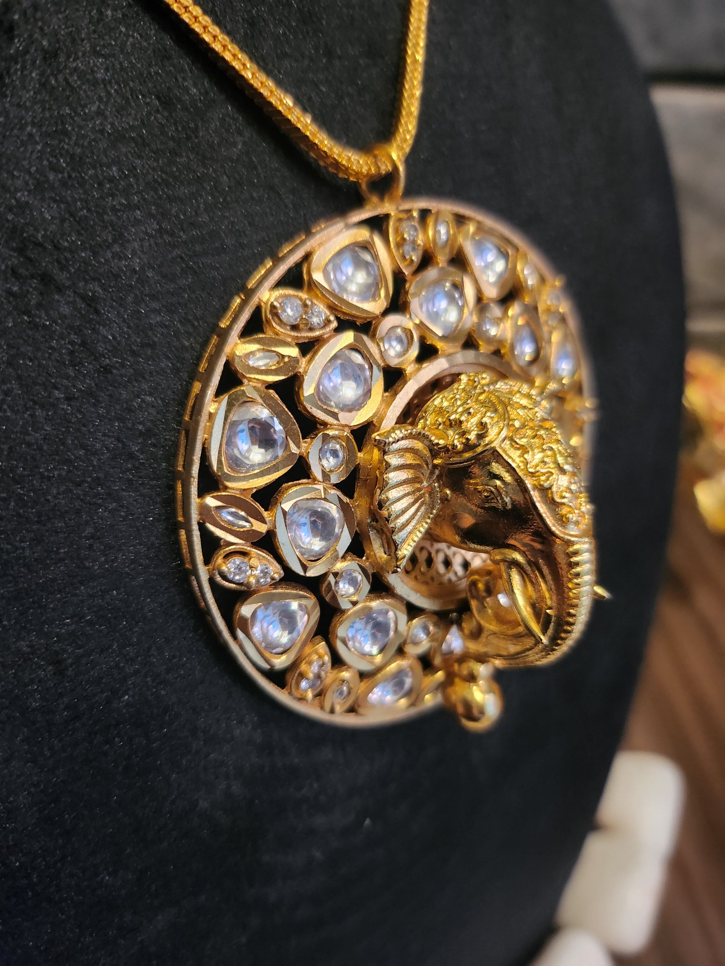 Kundan Ganpati Pendant