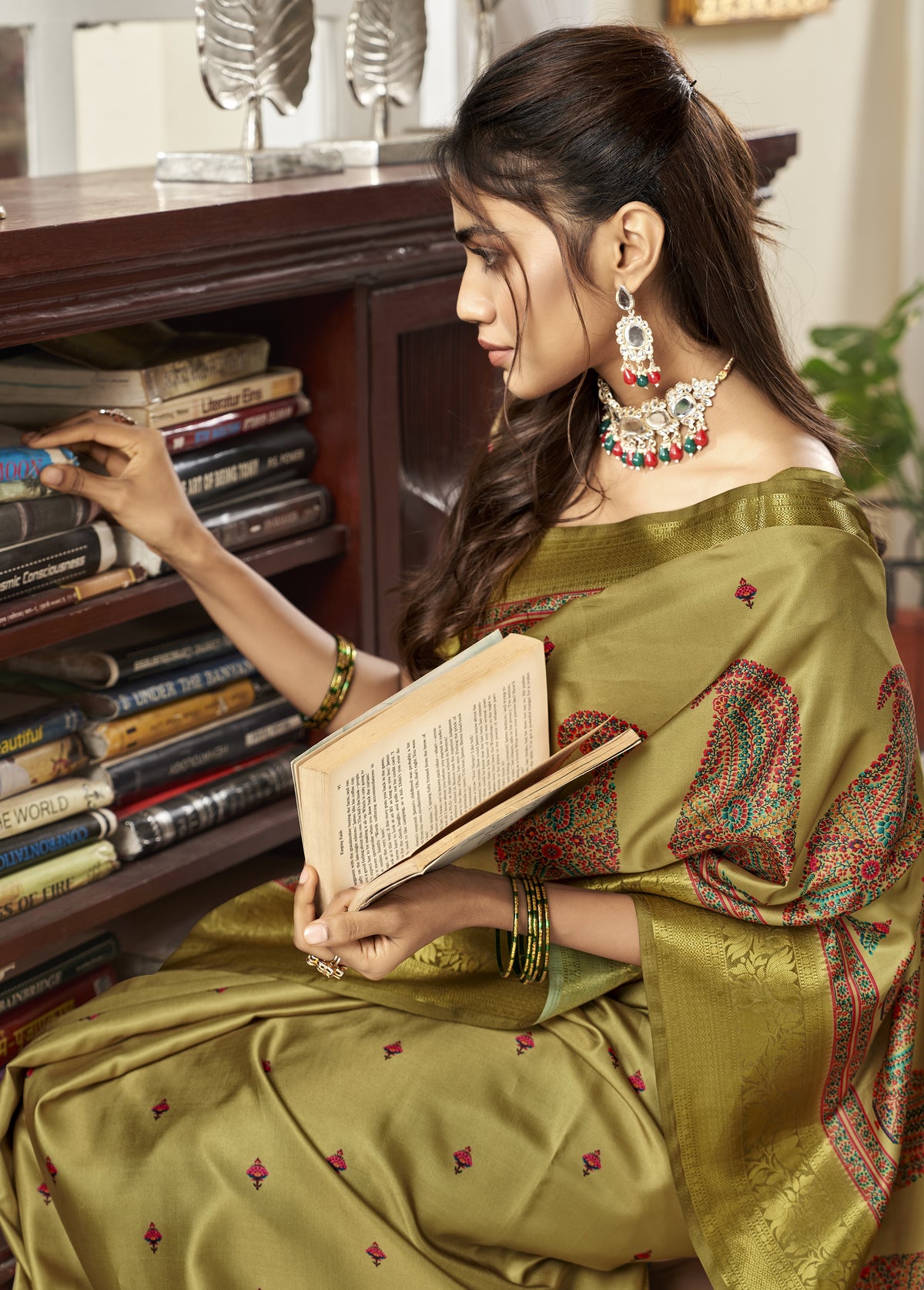 Elegance Redefined Pure Satin Digital Saree for a Timeless Look