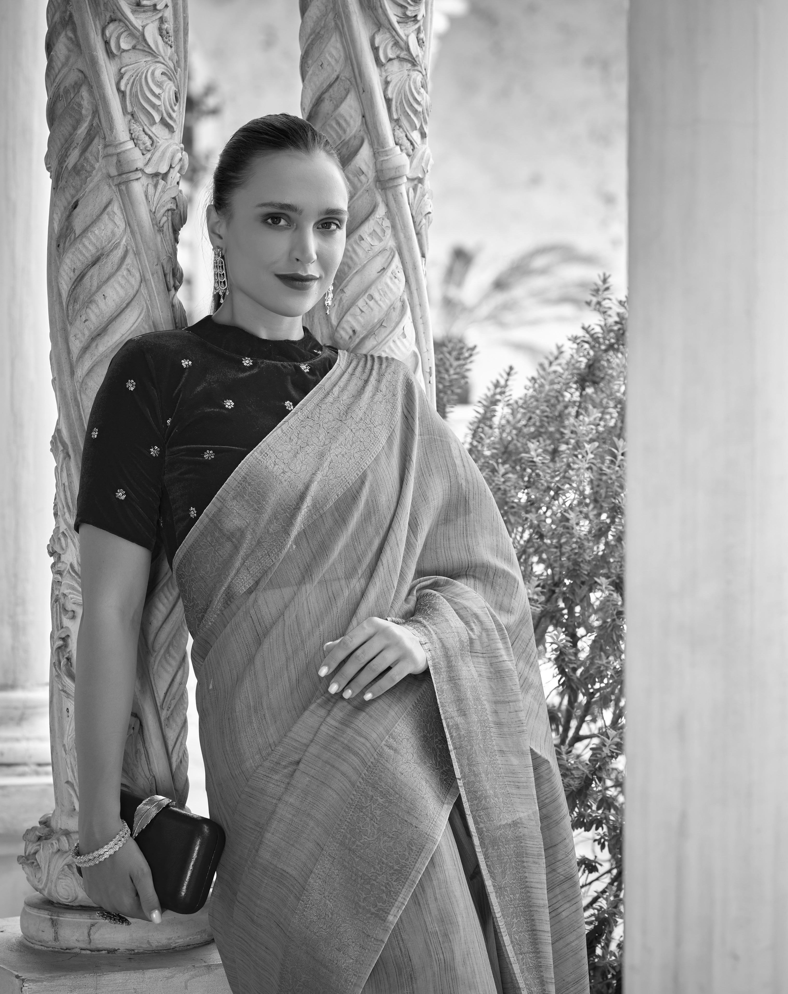 Unveiling the Grace of Tissue Linen Saree A Perfect Blend of Tradition & Elegance