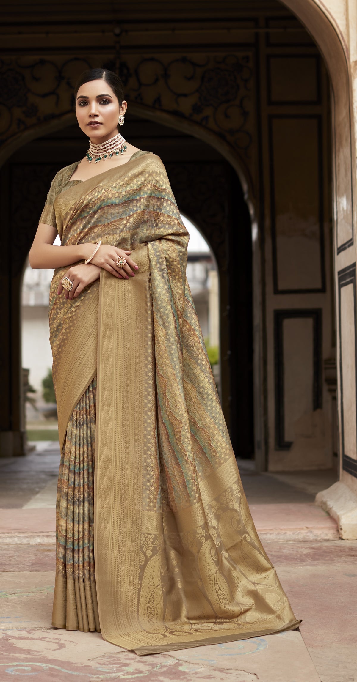Timeless Beauty Carpe Silk Saree for Graceful Elegance