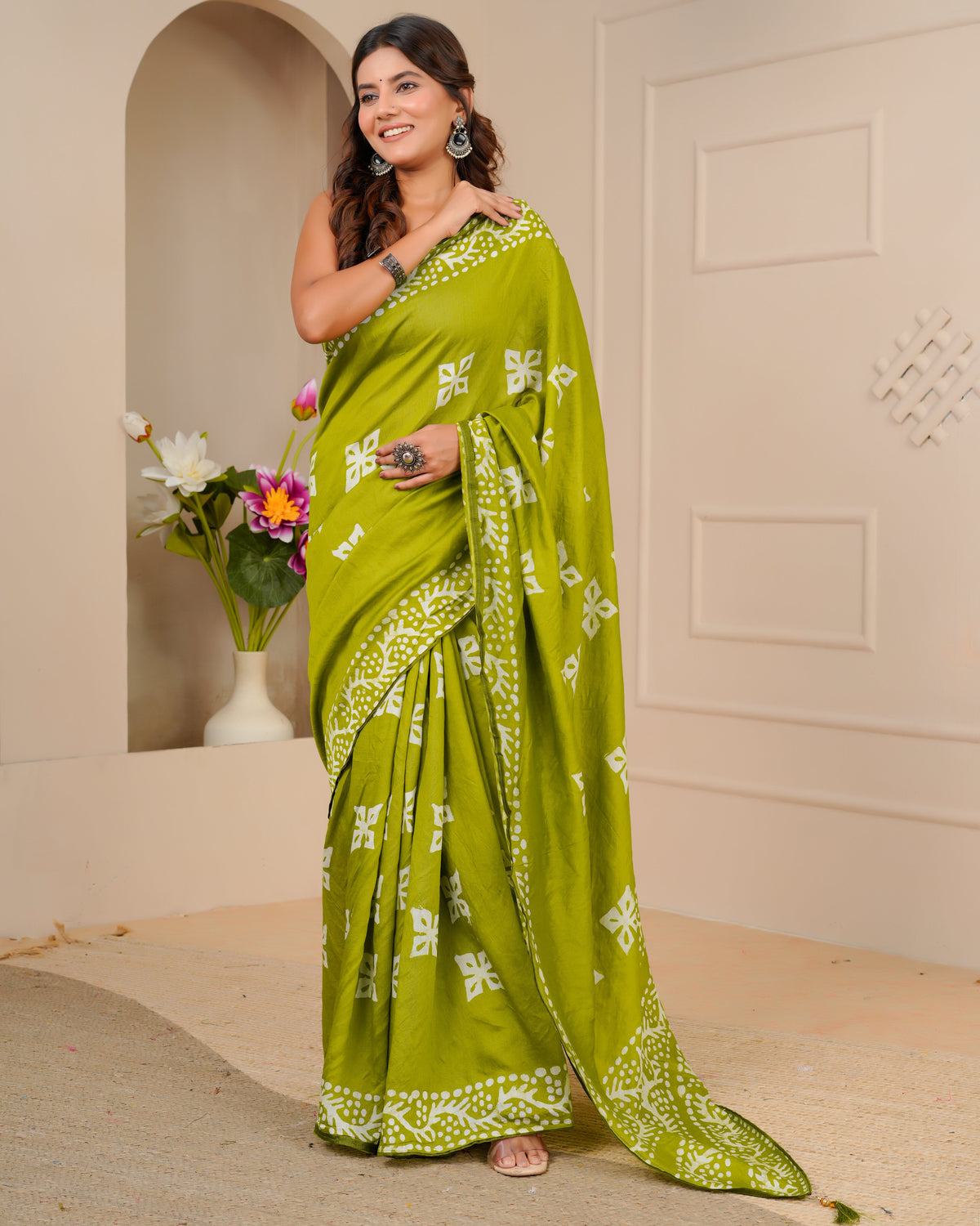 Women's Batik Printed Mulmul Cotton Silk Saree with Contrast Border (Mehendi Green)
