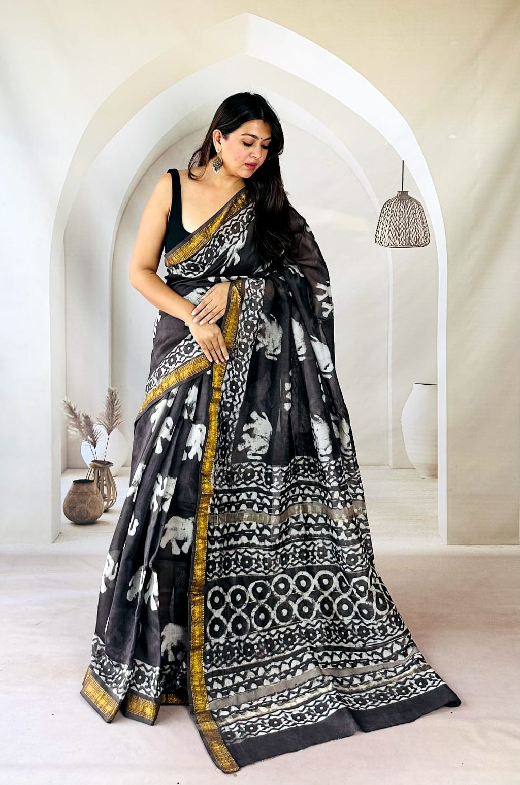 Gaja Noir Elephant Hand Block Printed Maheshwari Silk Saree 1083