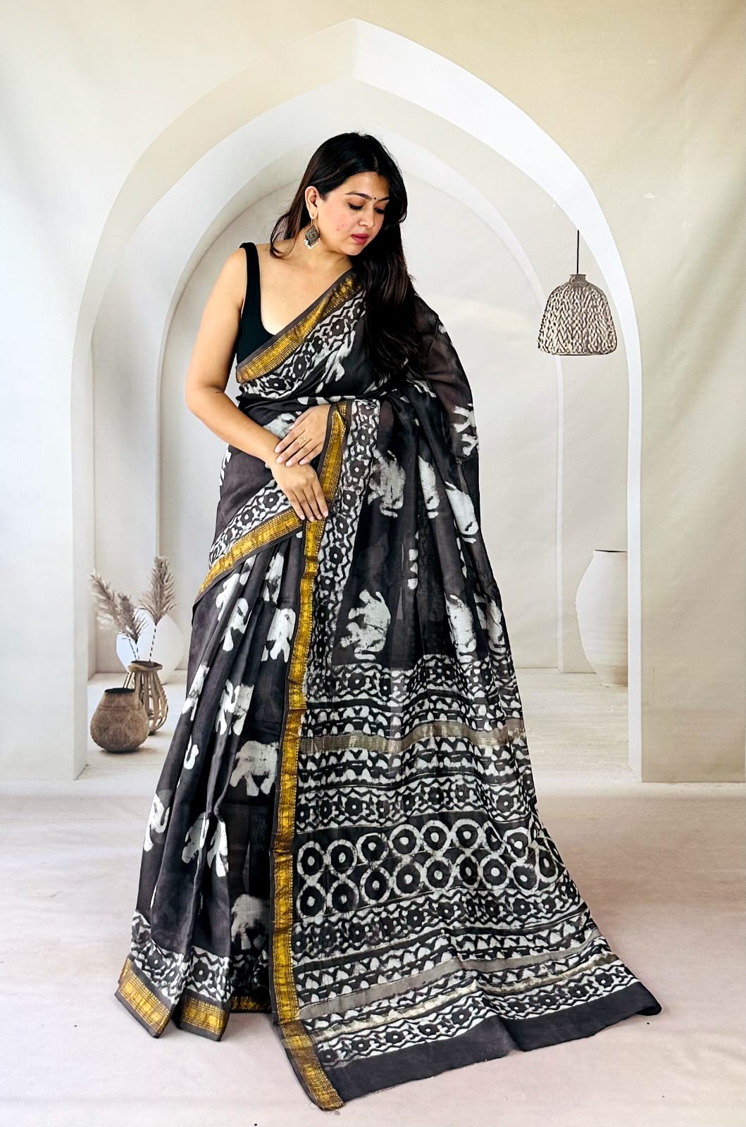 Gaja Noir Elephant Hand Block Printed Maheshwari Silk Saree 1083