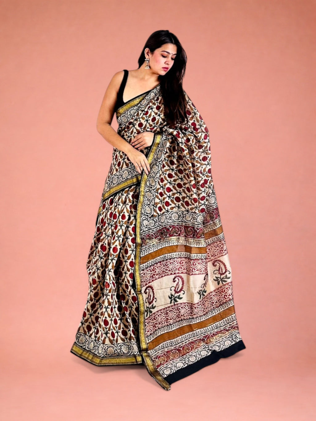 Traditional Hand Block Printed Maheshwari Silk Saree in Gulaabi Chalk