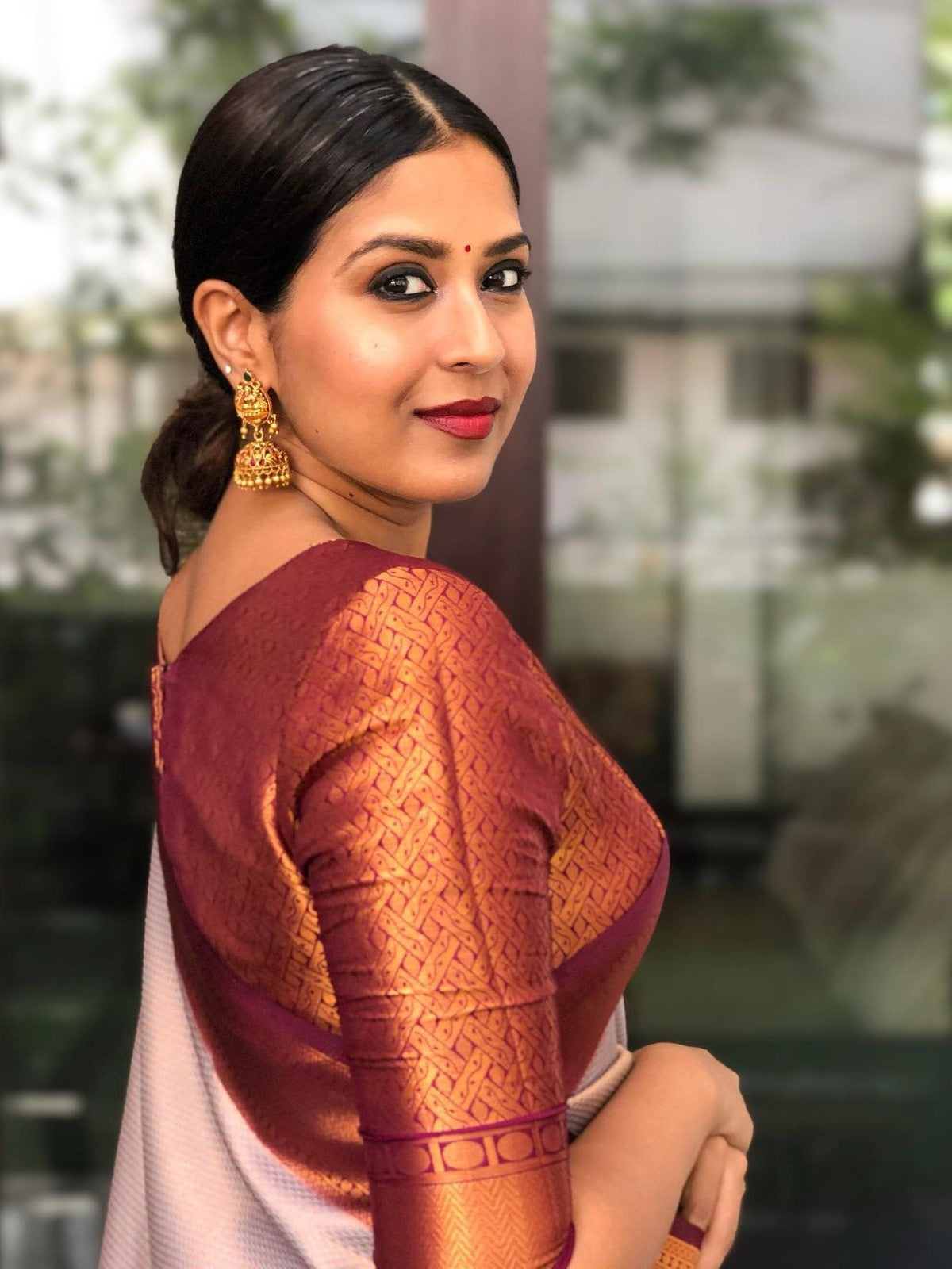Semi Silk Kanjeevaram Elegant Design Silverish Grey Saree with Handmade Tussels
